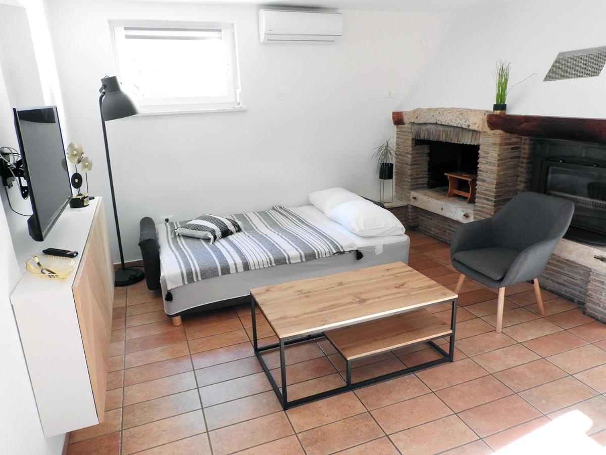 Apartment Lu, Stinjan - Πούλα Εξωτερικό φωτογραφία